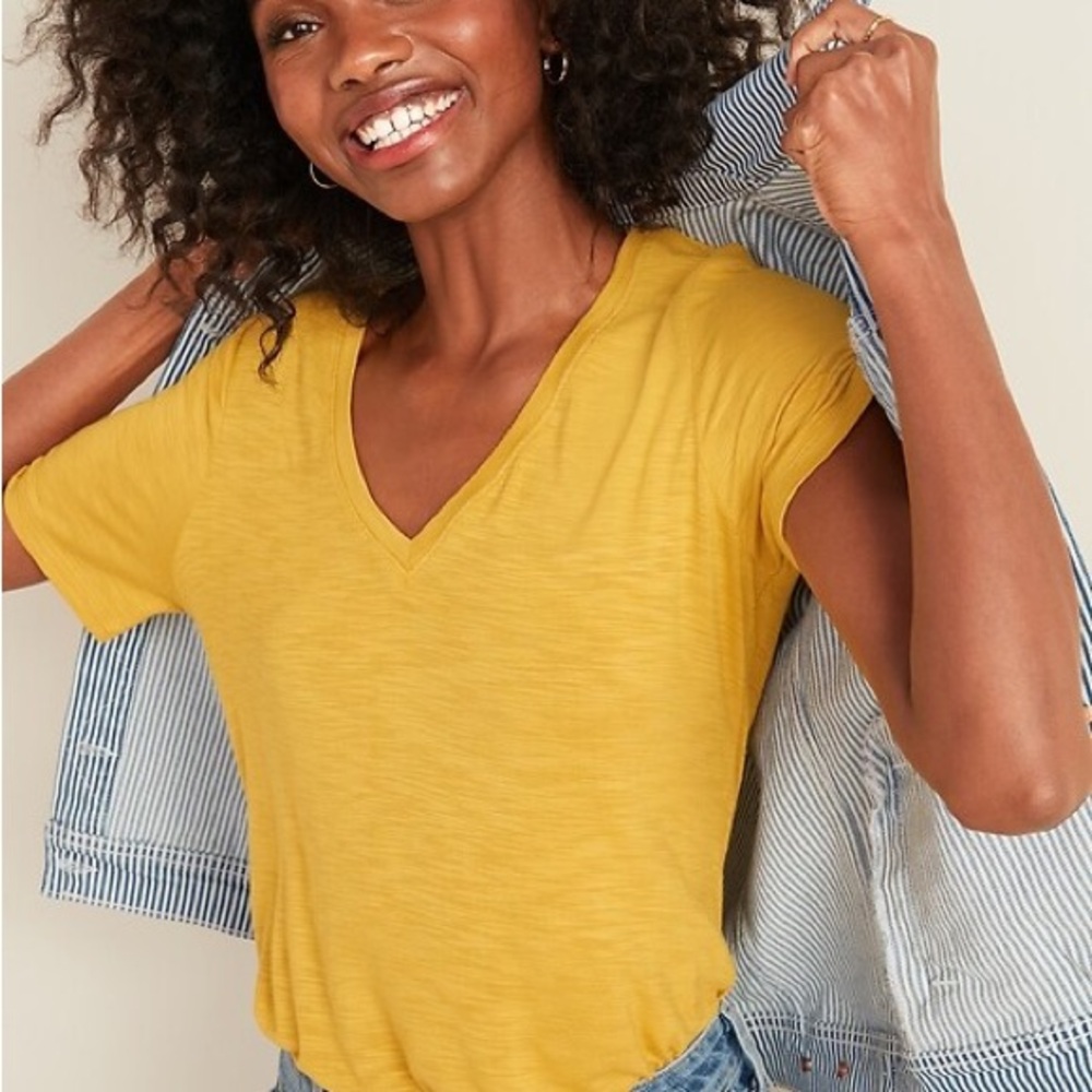 #71- Old‎ Navy Yellow V-Neck Short Sleeve Tee
